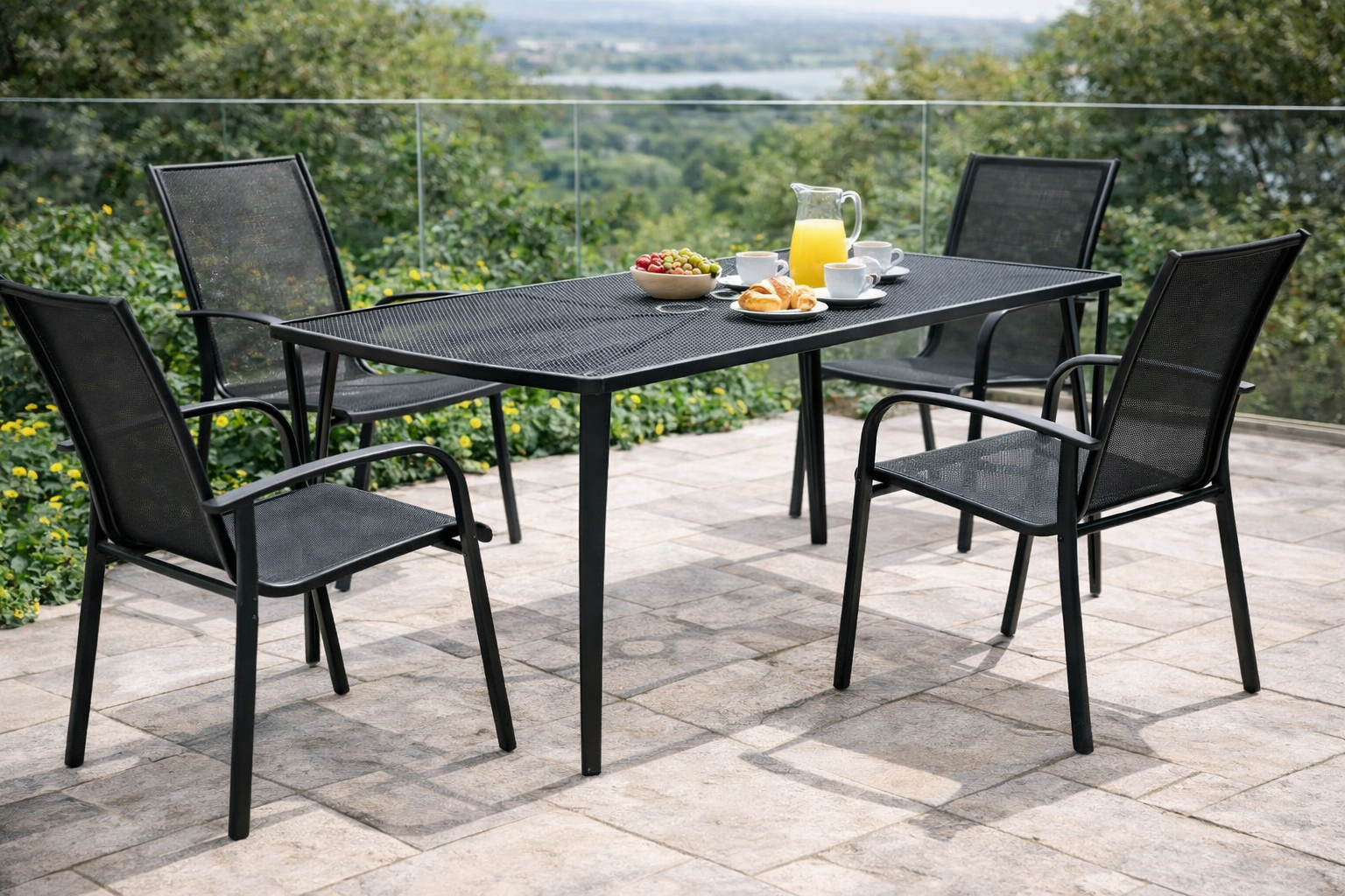 Žičani vrtni stol s otvorom za suncobran