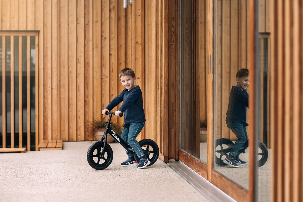Free2Move BeCool dječiji balans bicikl, crni – prikaz 4