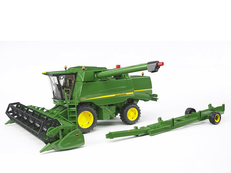 Bruder John Deere kombajn 2132 u upotrebi