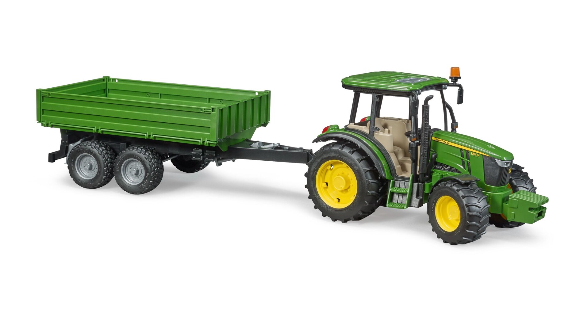 Bruder John Deere traktor s prikolicom 2108 u upotrebi