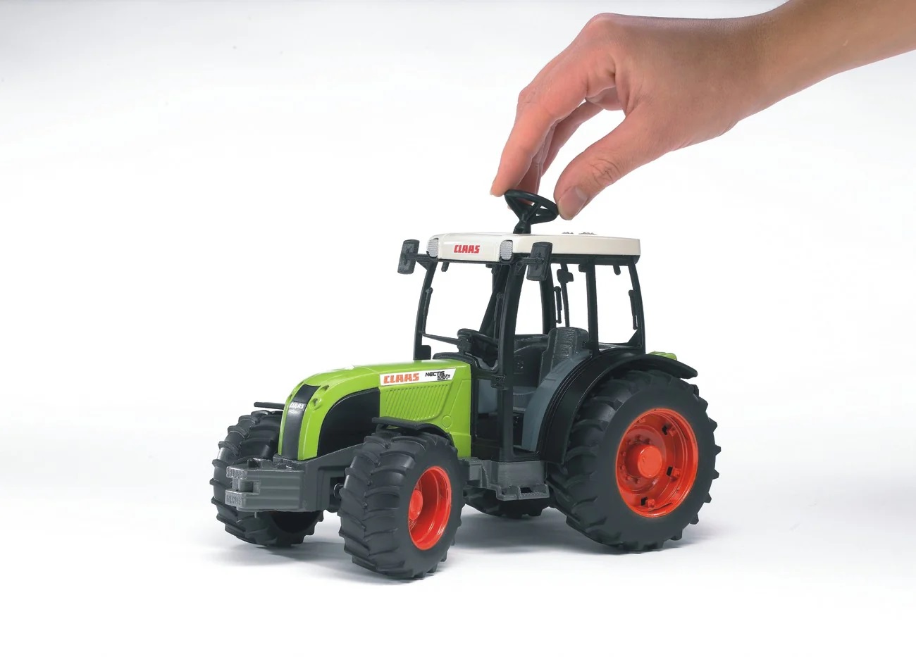 Bruder Claas Nectis traktor 267 F 2110 – prikaz 3