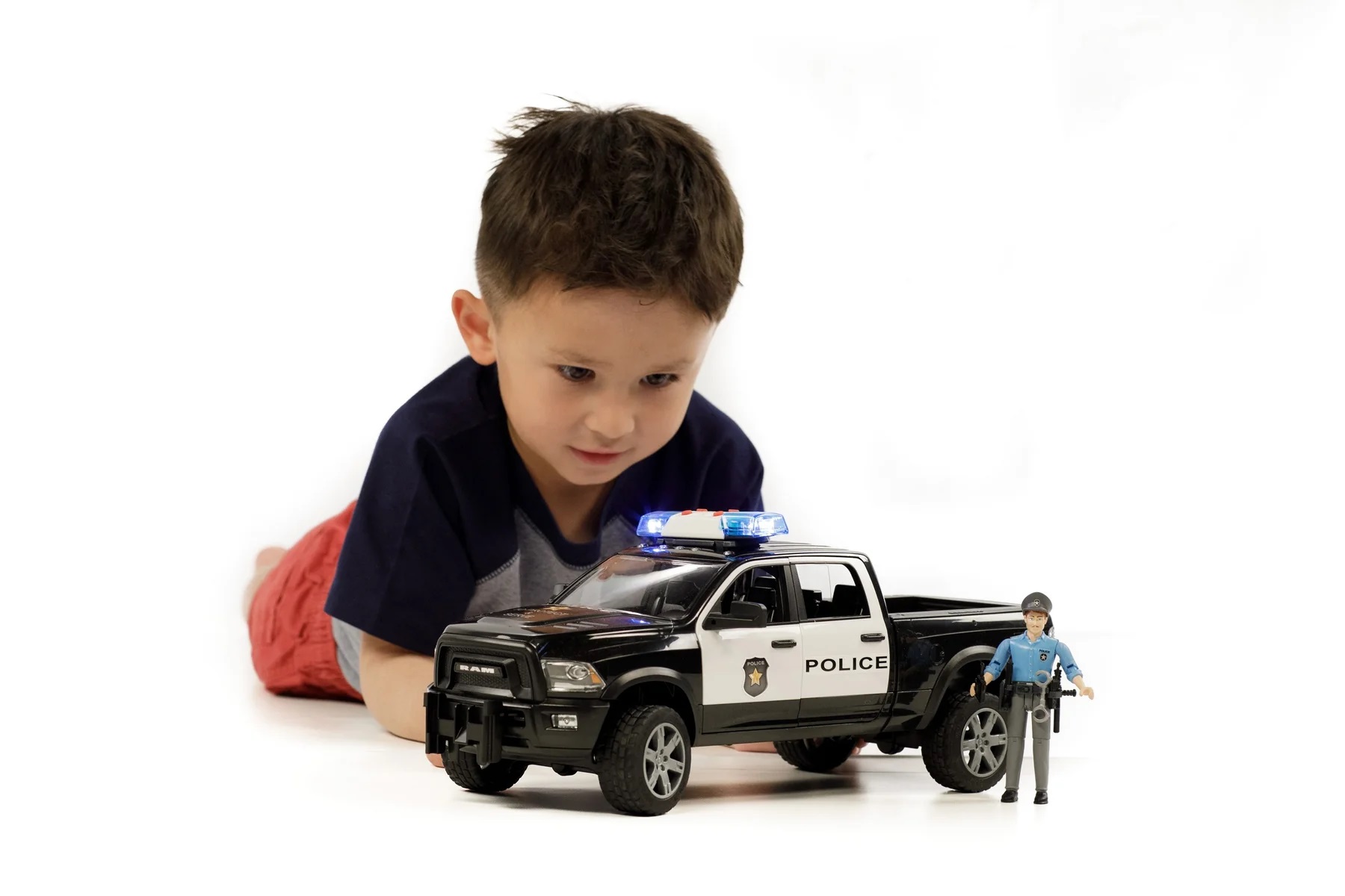 Bruder RAM 2500 s policajcem 2505 – prikaz 4
