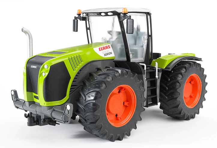 Bruder traktor Claas Xerion 5000 3015 u upotrebi