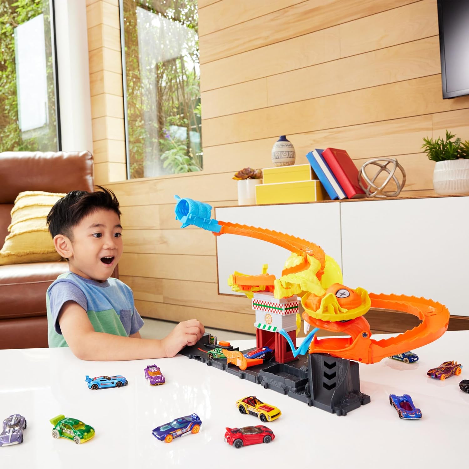 Hot Wheels City set za igru - gladna kobra napada piceriju – prikaz 3