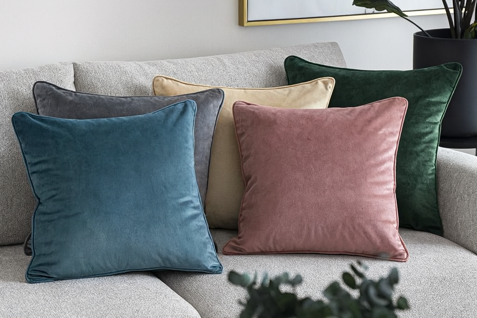 Bizzotto dekorativni jastuk ARTEMIS 50 × 50 cm sivi – detalj