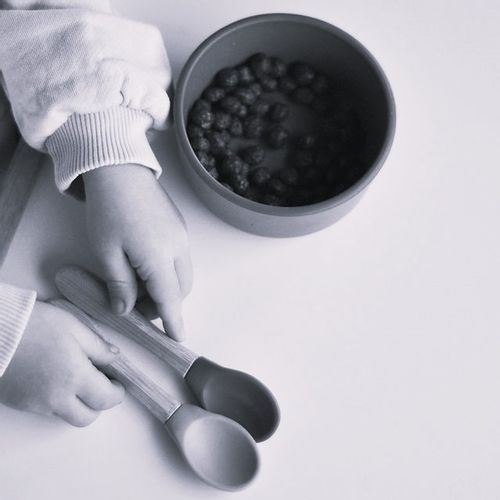 Minikoioi silikonska kašika Bamboo Scoops 2kom, Zelena, Roza detalji
